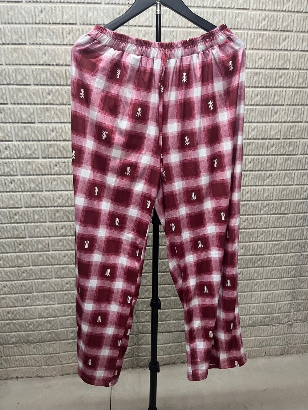 Cupshe Red and White Plaid Pajama Pants with Tree Motif